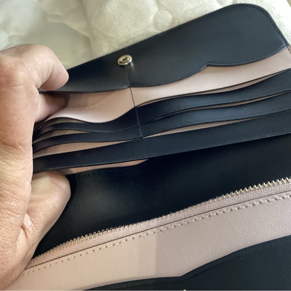 Kate Spade extra large bifold snappy wallet in black and pink leather in EUC - Picture 7 of 7